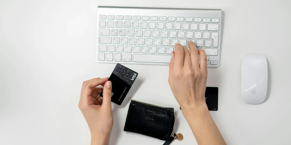 ecommerce marketing agency Image of online shopping